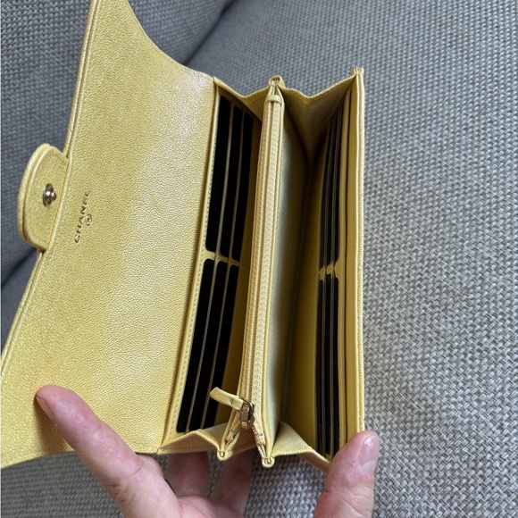 Rare/Like New Chanel Matelasse Yellow Iridescent Wallet - Picture 6 of 7